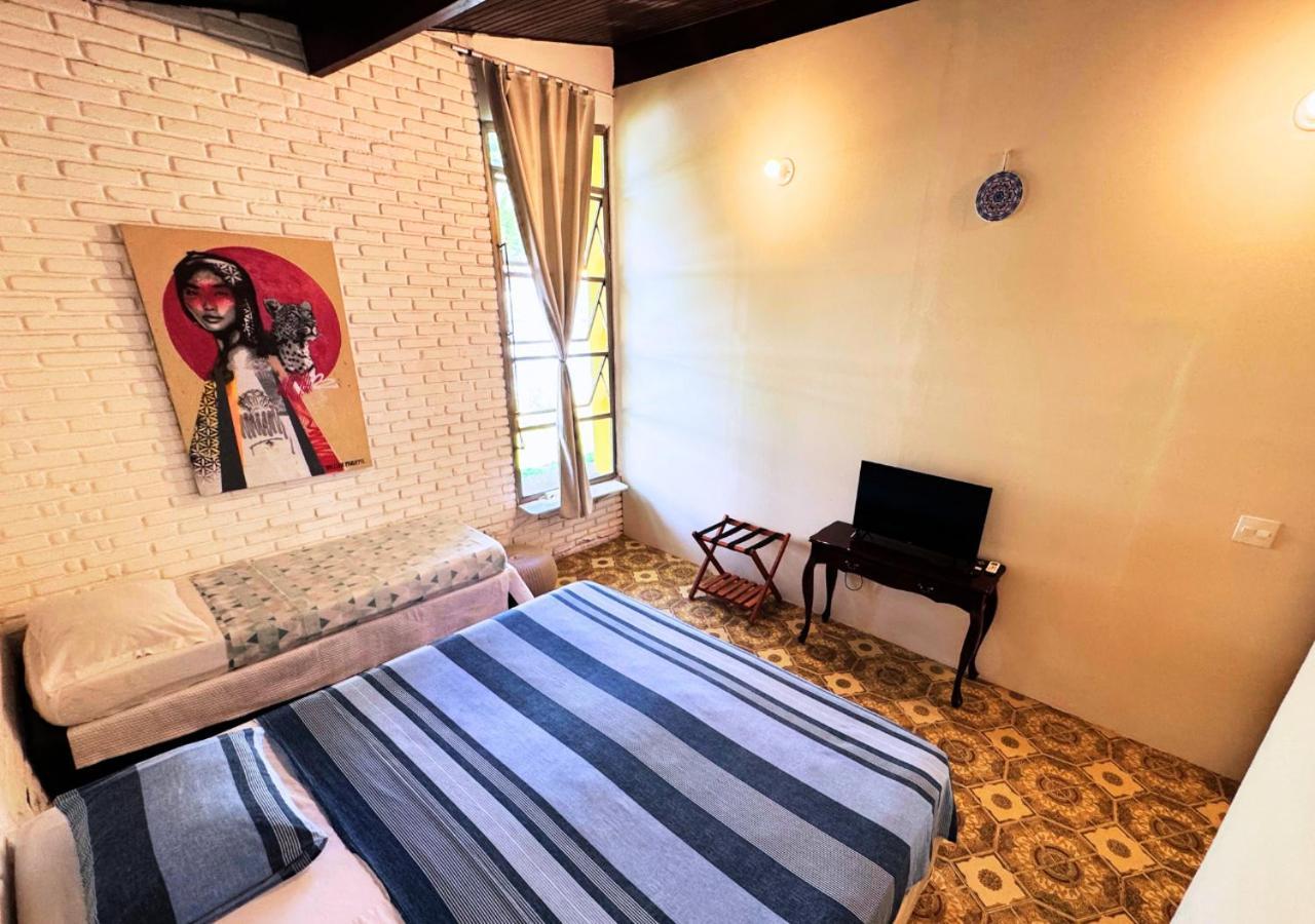 Tombo Hostel&suítes 2*