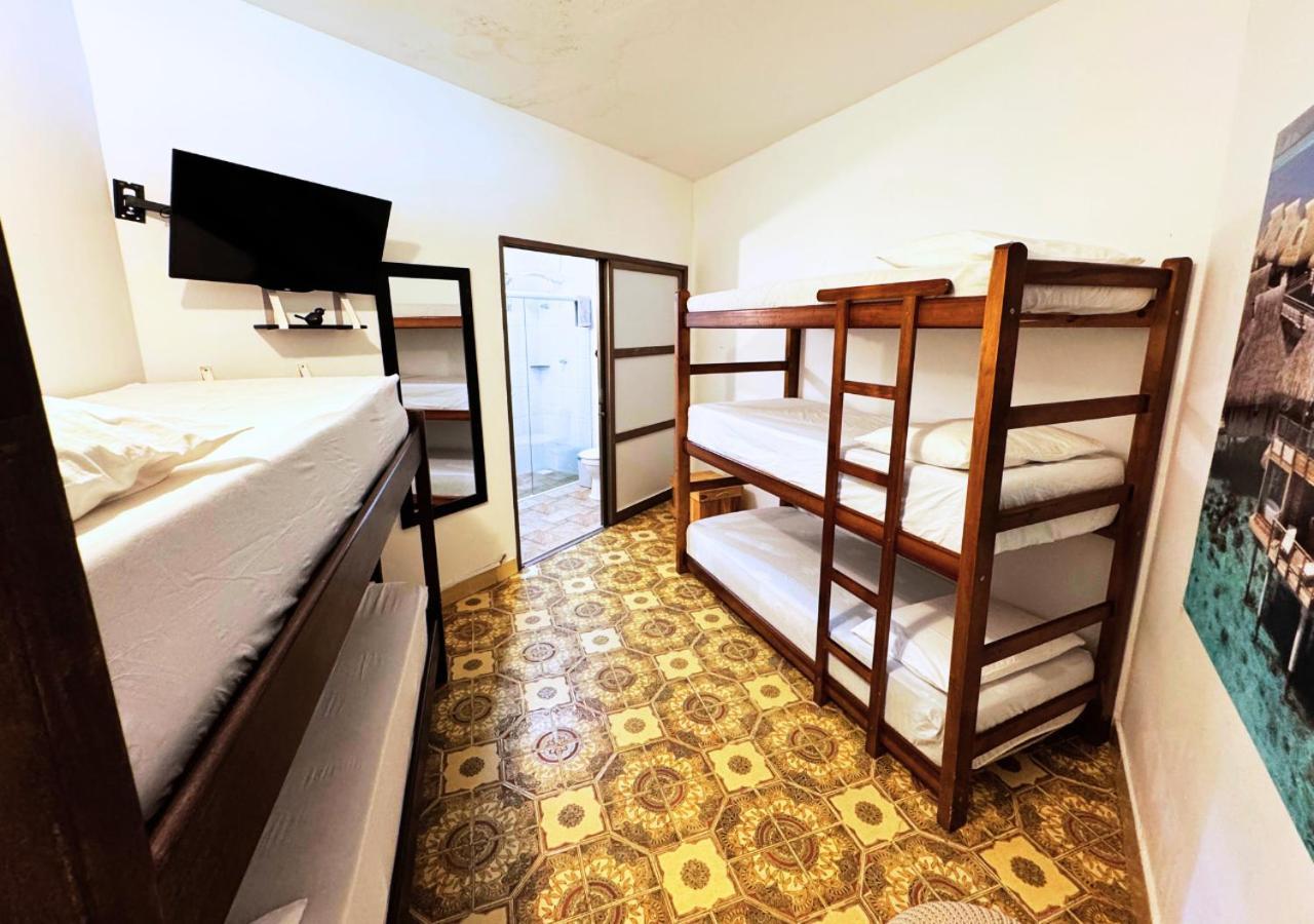 Tombo Hostel&suítes 2* Guarujá