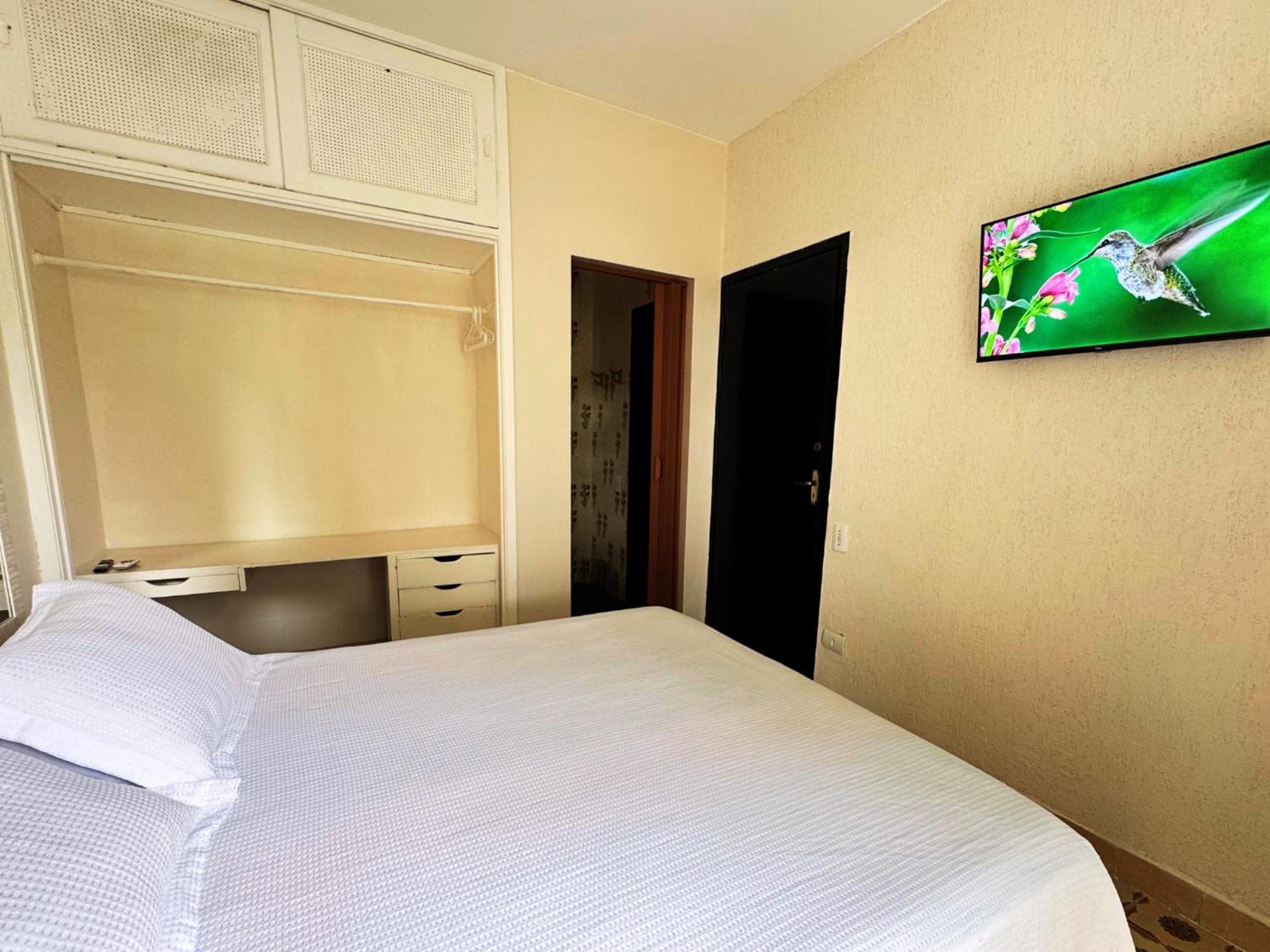 Tombo Hostel&suítes Guarujá