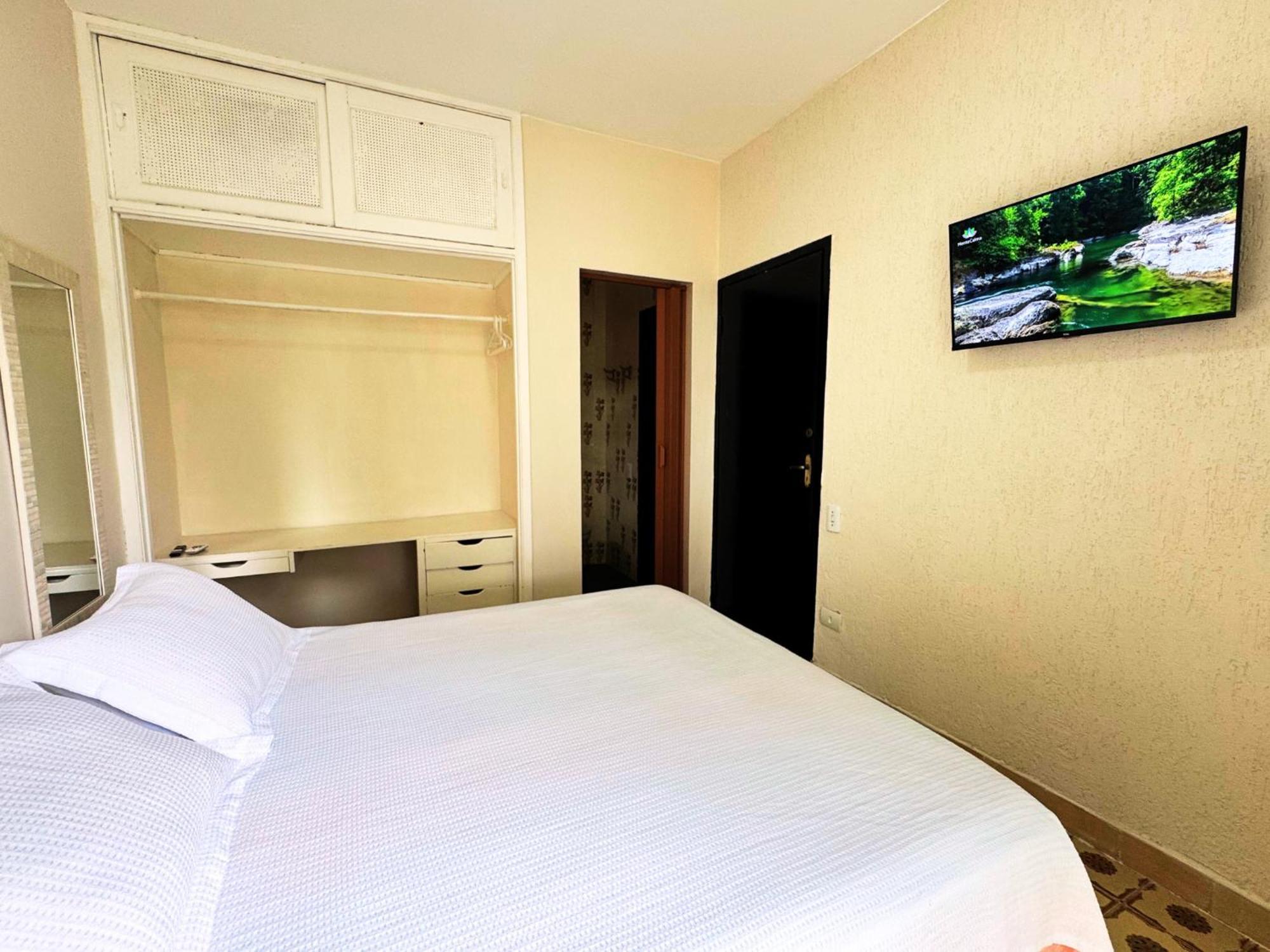 Tombo Hostel&suítes 2* Guarujá